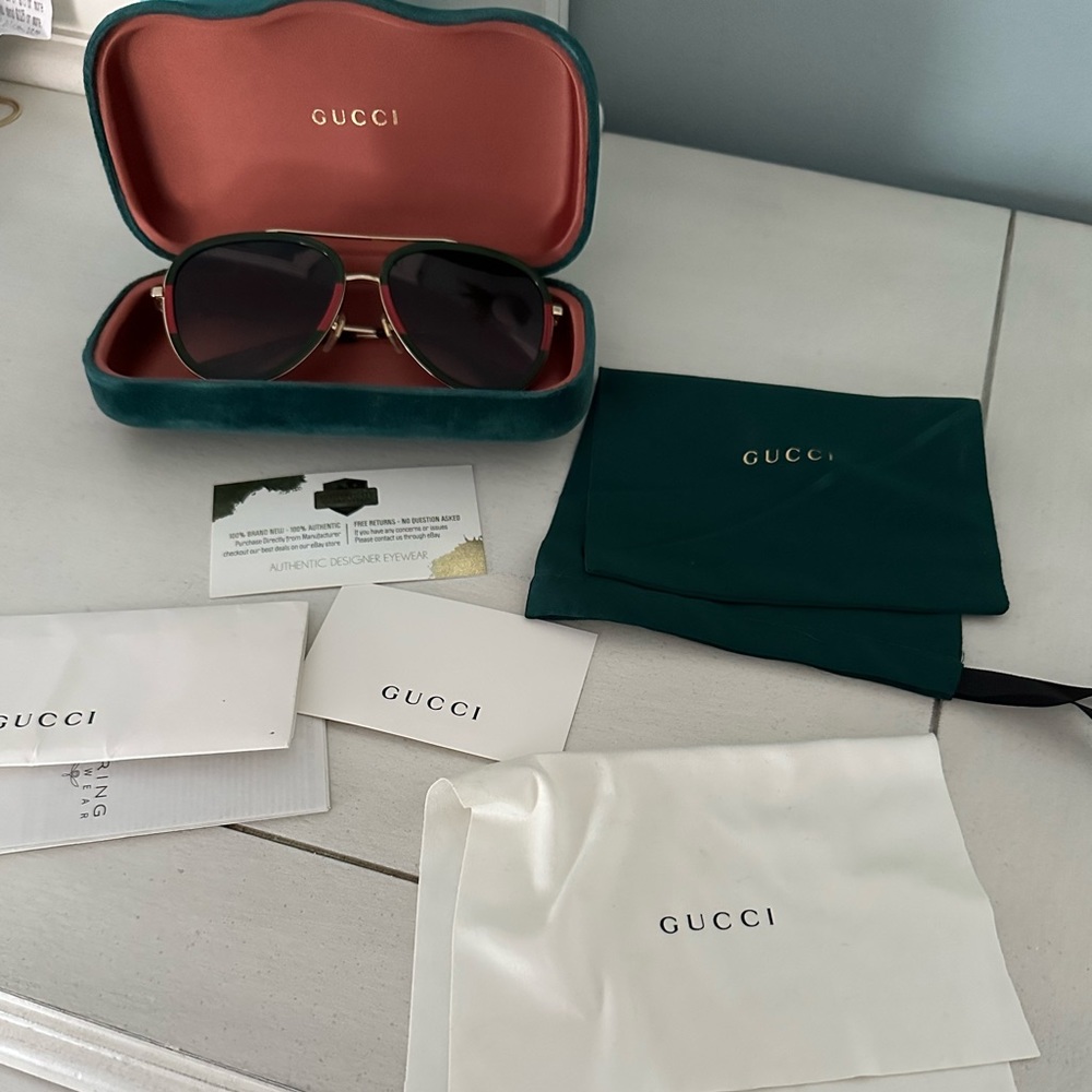Authentic Gucci unisex sunglasses😎